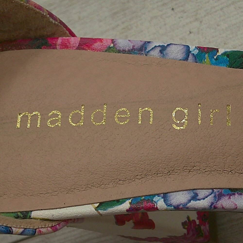 Madden Girl Delicate Cottagecore Beela Ankle Strap Block-Heel Dainty Sandals 7.5 - Picture 4 of 13